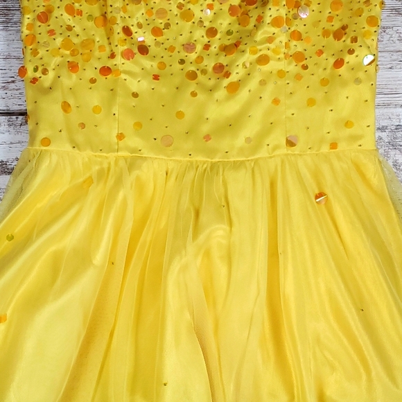 Masquerade | Ethereal Yellow Tulle Net Formal Black Tie Prom Dress - Picture 4 of 9